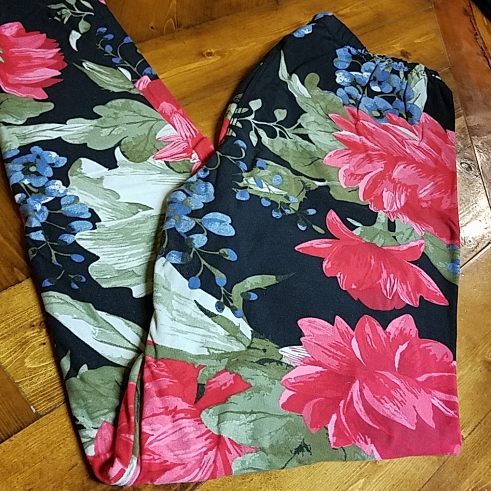 Agnes & Dora soft leggings great condition